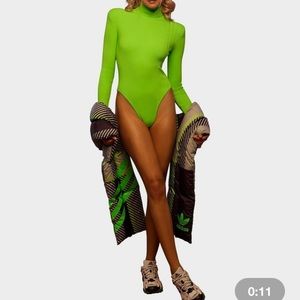 Ivy Park Bodysuit in Lime Green - size M